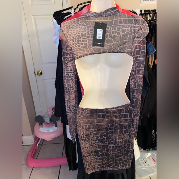 Beautiful sides Out NWT fashionnova Sexy Dress Mini Longsleeves - Picture 5 of 6